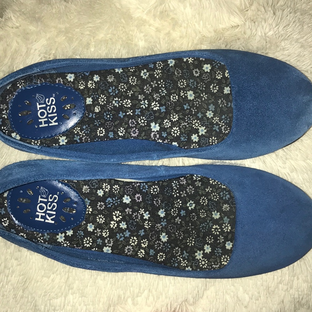 Hot Kiss Flats